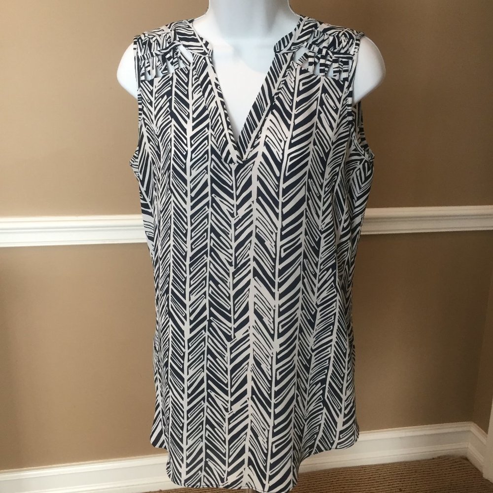 ✅Sleeveless Navy & White Print Casual Top Small